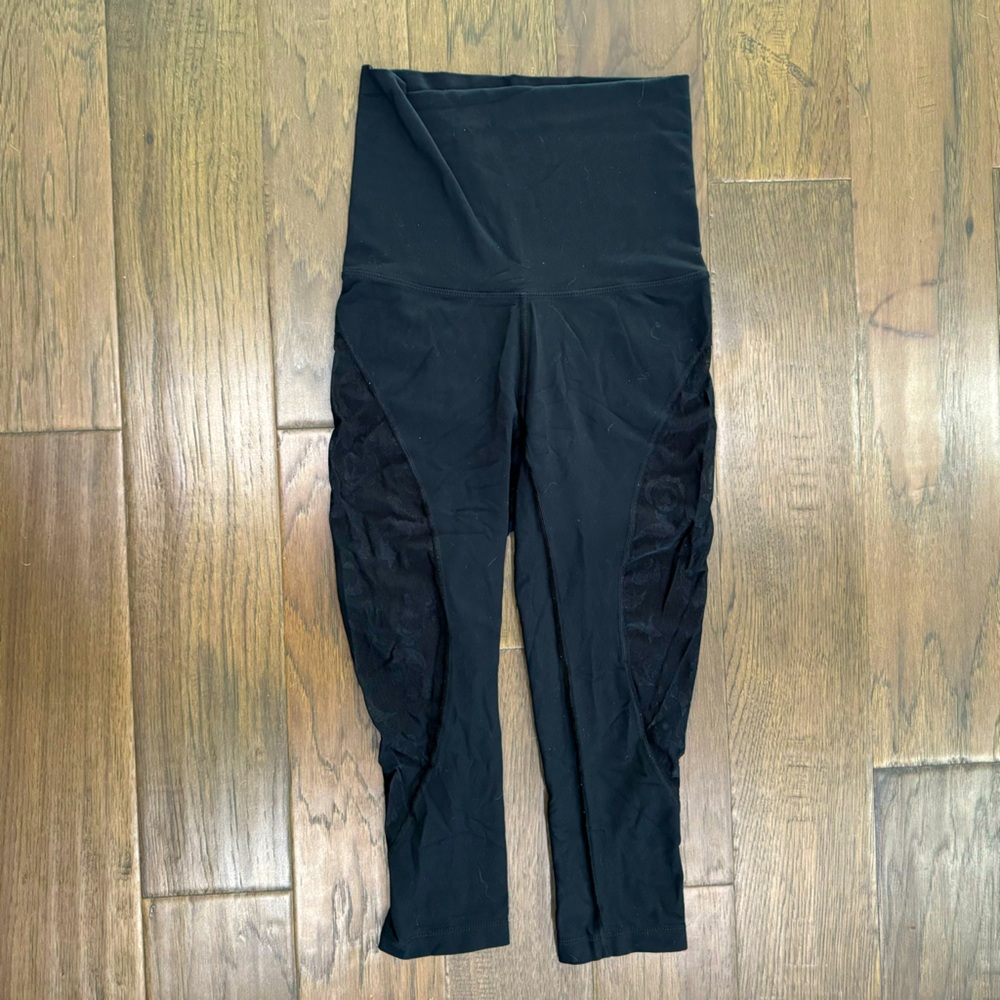Titika Cropped Leggings